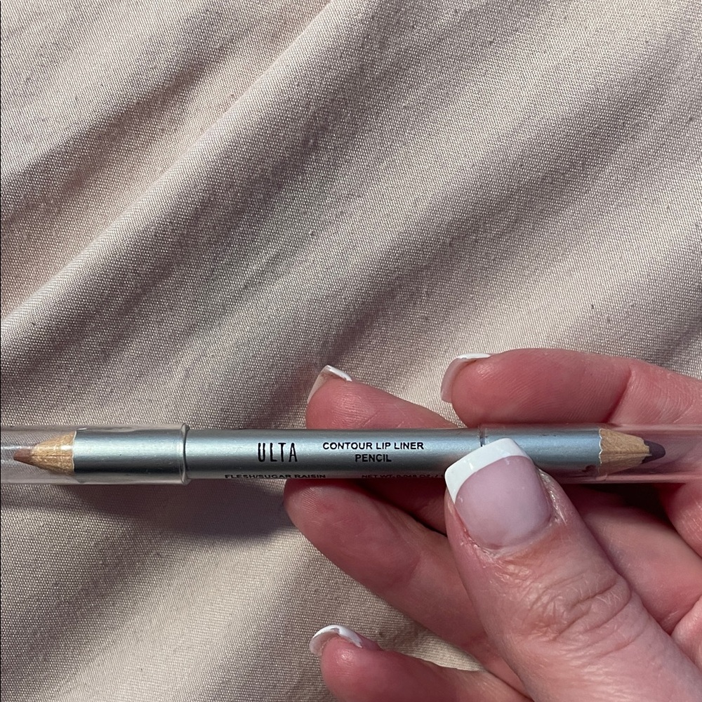 Ulta Beauty Silver Contour Lip Liner Pencil